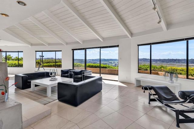 4594 Vista De La Patria, Del Mar, CA 92014