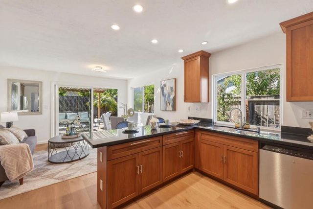 241 Winchester Court, Foster City, CA 94404