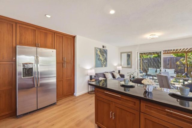 241 Winchester Court, Foster City, CA 94404