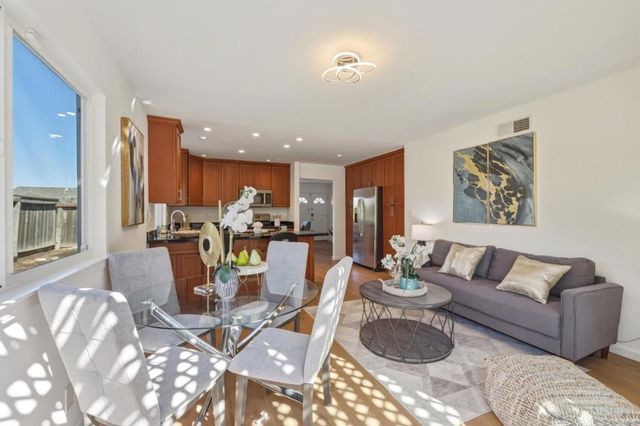 241 Winchester Court, Foster City, CA 94404