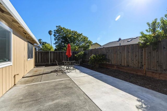 241 Winchester Court, Foster City, CA 94404
