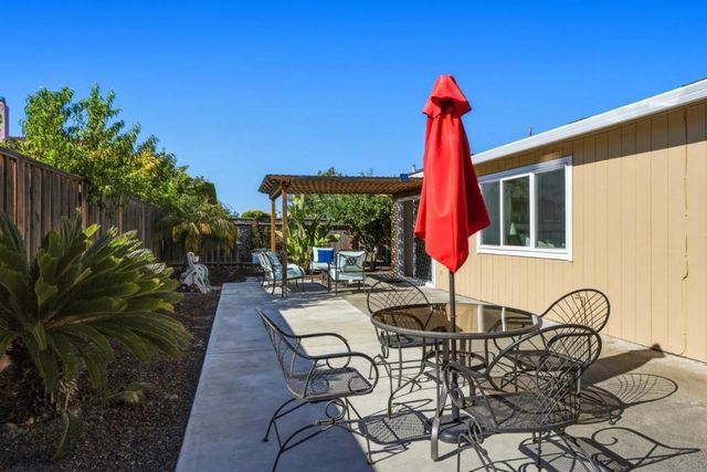 241 Winchester Court, Foster City, CA 94404