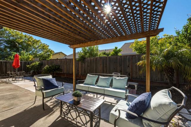 241 Winchester Court, Foster City, CA 94404