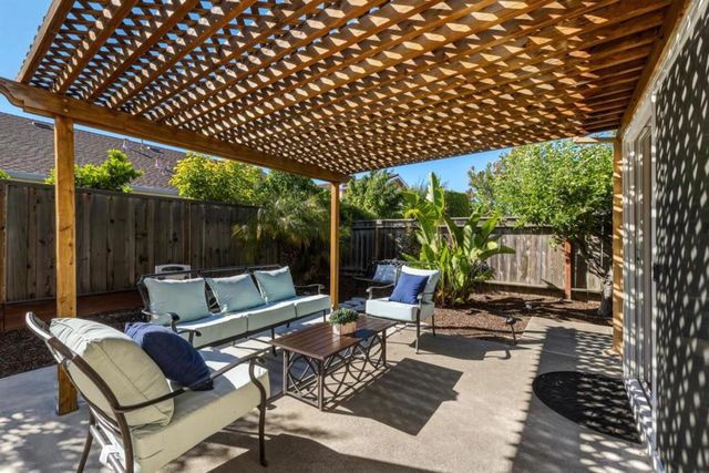 241 Winchester Court, Foster City, CA 94404