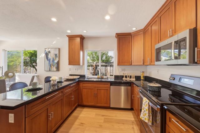 241 Winchester Court, Foster City, CA 94404