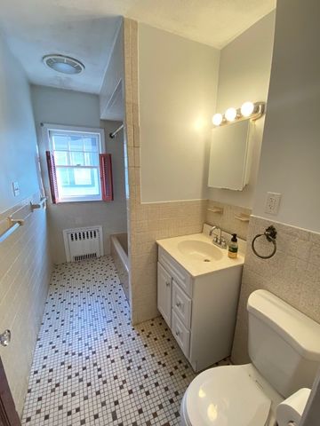 1111 Fellsway 2, Malden, MA 02148