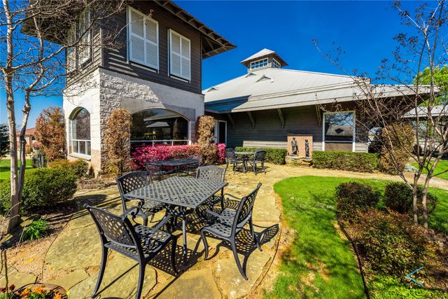 237 Colonial Drive, Mabank, TX 75156