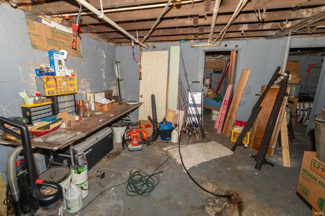 22814 Ardmore Trail, South Bend, IN 46628