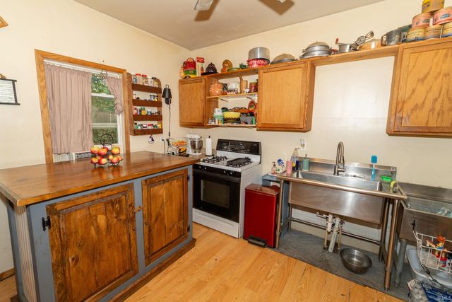 22814 Ardmore Trail, South Bend, IN 46628