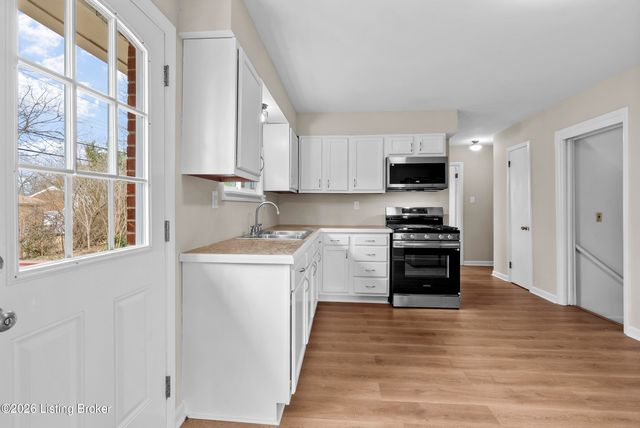 3322 Cawein Way, Louisville, KY 40220