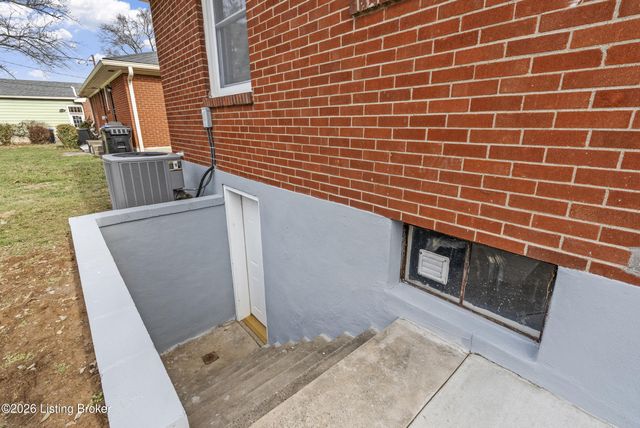 3322 Cawein Way, Louisville, KY 40220