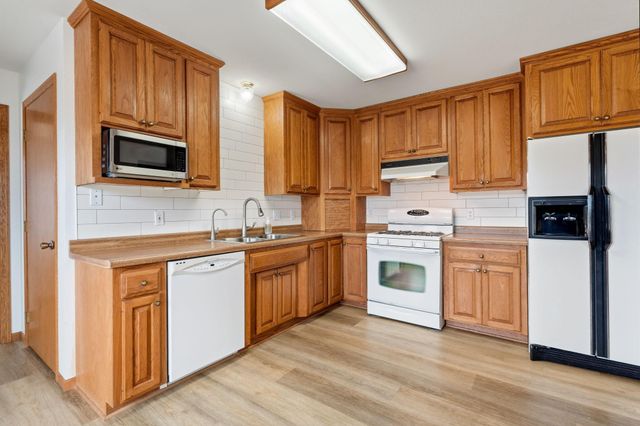 19 13th Street NE, Kasson, MN 55944