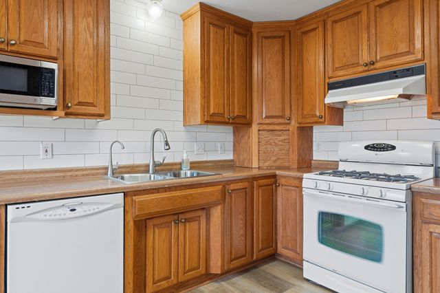 19 13th Street NE, Kasson, MN 55944