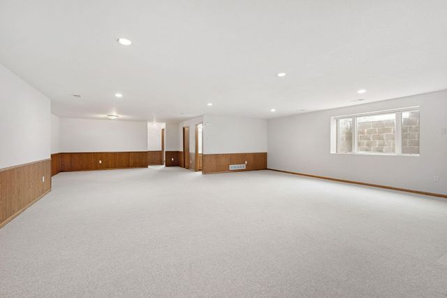 19 13th Street NE, Kasson, MN 55944