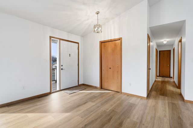 19 13th Street NE, Kasson, MN 55944