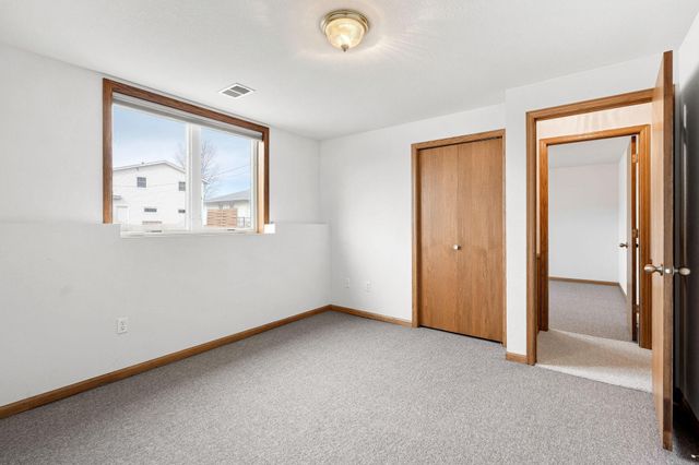 19 13th Street NE, Kasson, MN 55944