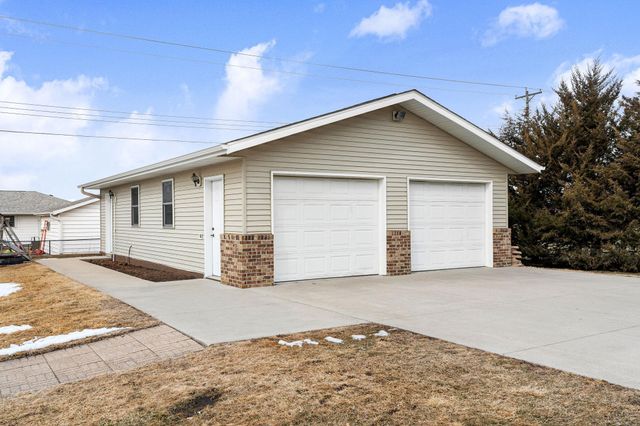 19 13th Street NE, Kasson, MN 55944