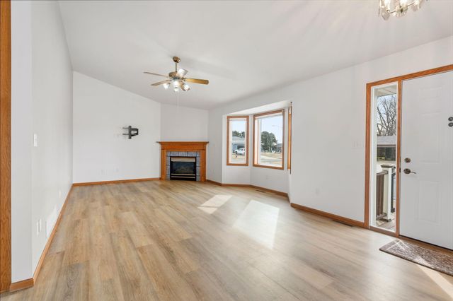 19 13th Street NE, Kasson, MN 55944