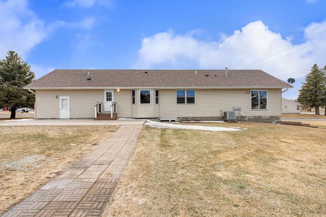 19 13th Street NE, Kasson, MN 55944