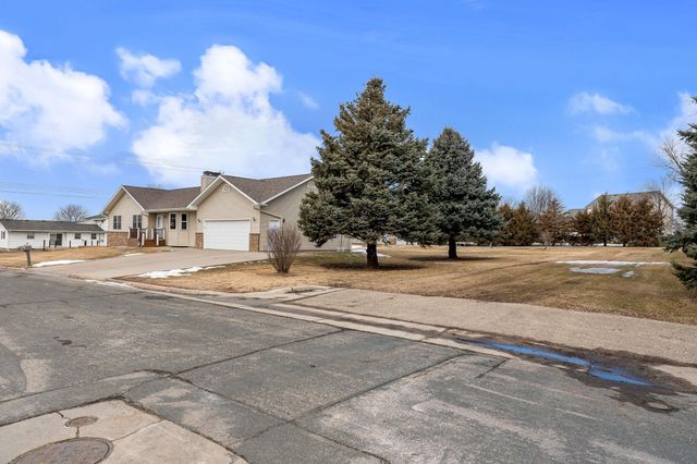 19 13th Street NE, Kasson, MN 55944