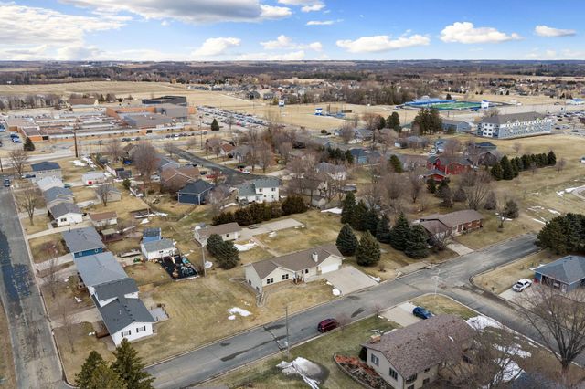 19 13th Street NE, Kasson, MN 55944