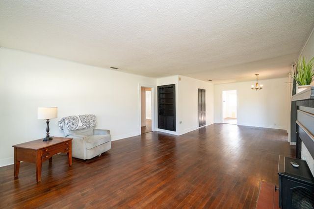 702 E Young St., Longview, TX 75602