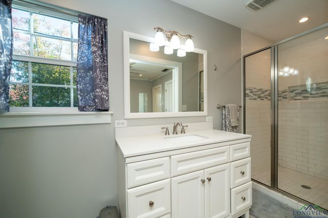 702 E Young St., Longview, TX 75602