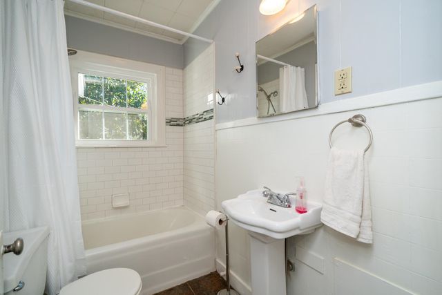 702 E Young St., Longview, TX 75602