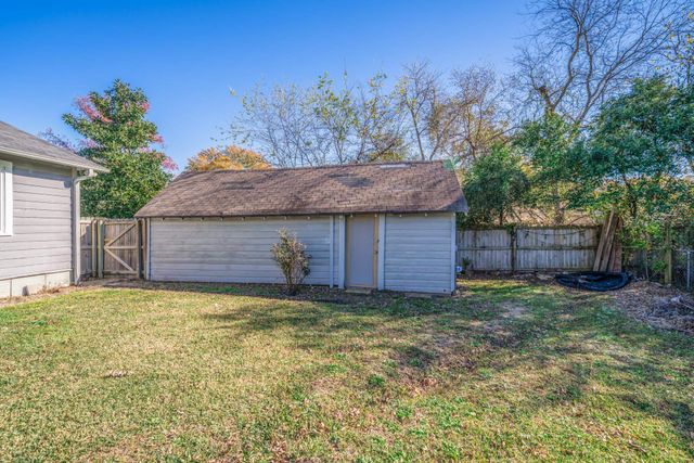 702 E Young St., Longview, TX 75602