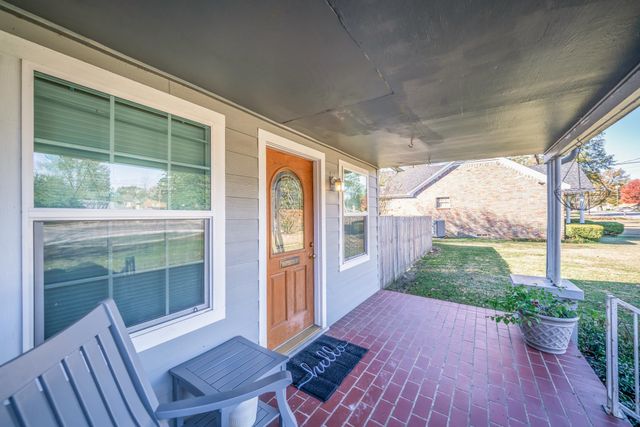 702 E Young St., Longview, TX 75602