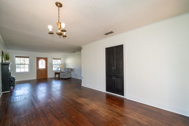 702 E Young St., Longview, TX 75602