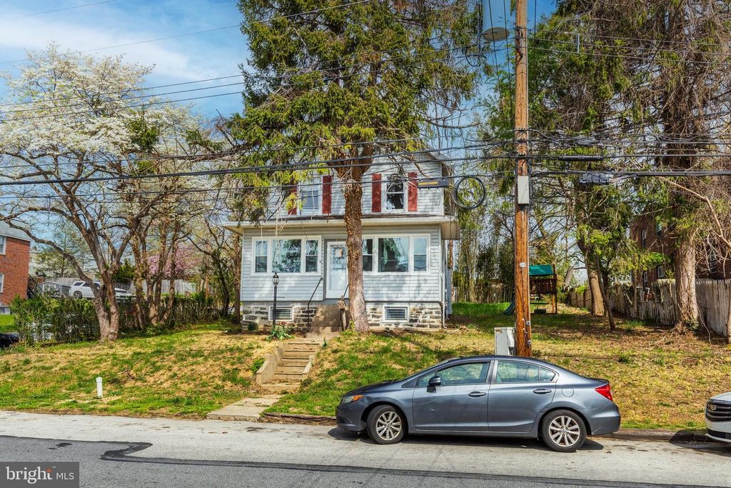 3227 BERKLEY AVE, Drexel Hill, PA 19026