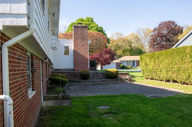 23 Di Ponte Drive, Johnston, RI 02919