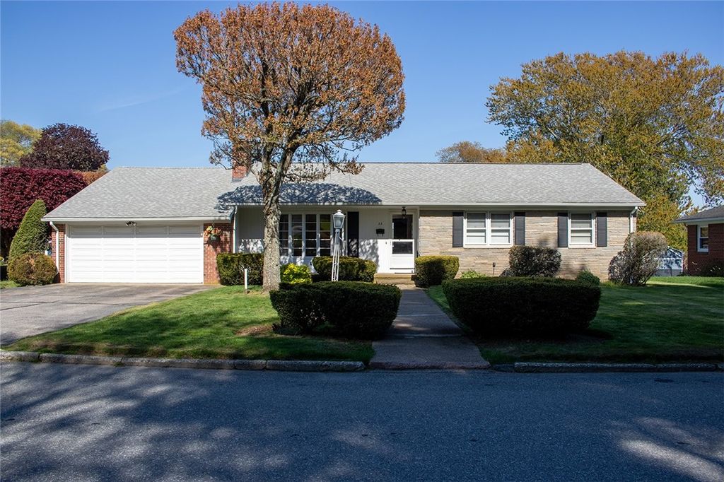 23 Di Ponte Drive, Johnston, RI 02919