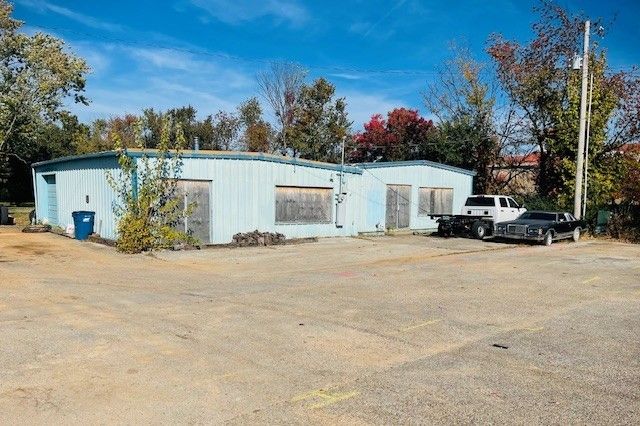 901 SE Walton Boulevard, Bentonville, AR 72712