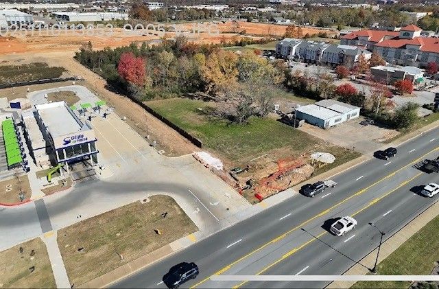 901 SE Walton Boulevard, Bentonville, AR 72712