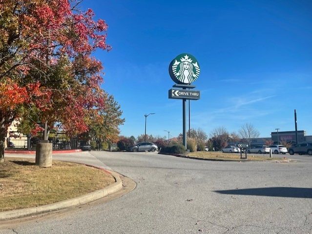 901 SE Walton Boulevard, Bentonville, AR 72712