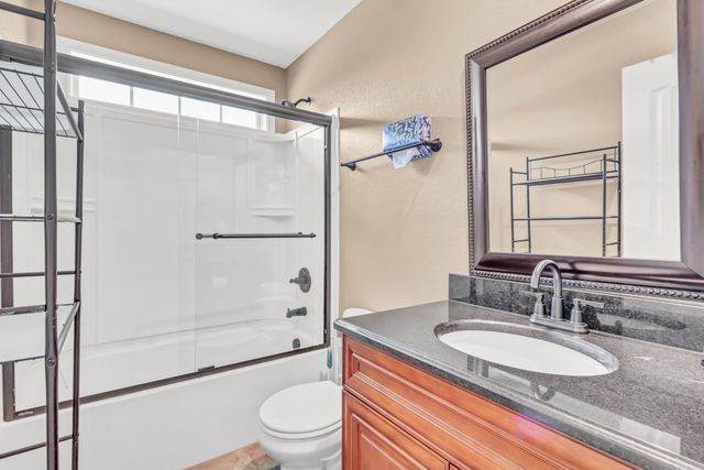 598 Press Grove Dr, Clarksville, TN 37043
