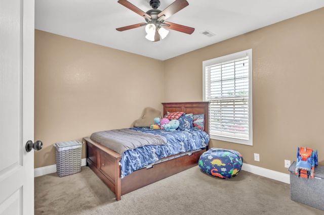 598 Press Grove Dr, Clarksville, TN 37043