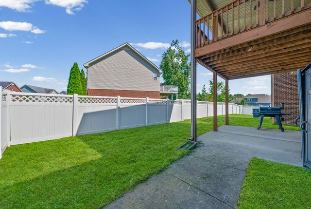 598 Press Grove Dr, Clarksville, TN 37043