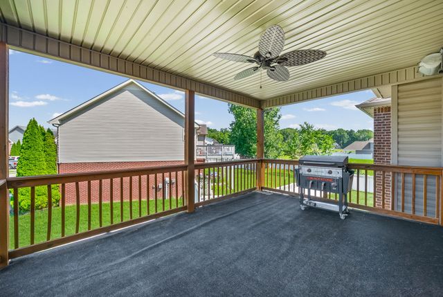 598 Press Grove Dr, Clarksville, TN 37043