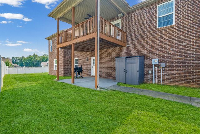 598 Press Grove Dr, Clarksville, TN 37043