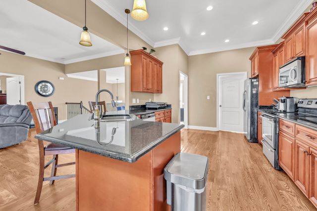 598 Press Grove Dr, Clarksville, TN 37043