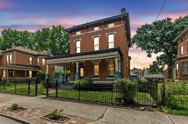 63 Smith Place, Columbus, OH 43201