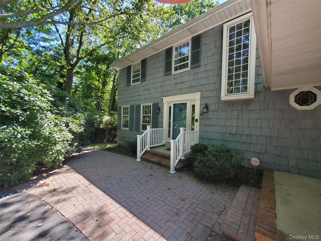 31 Sands Lane, Port Jefferson, NY 11777 — photo 2
