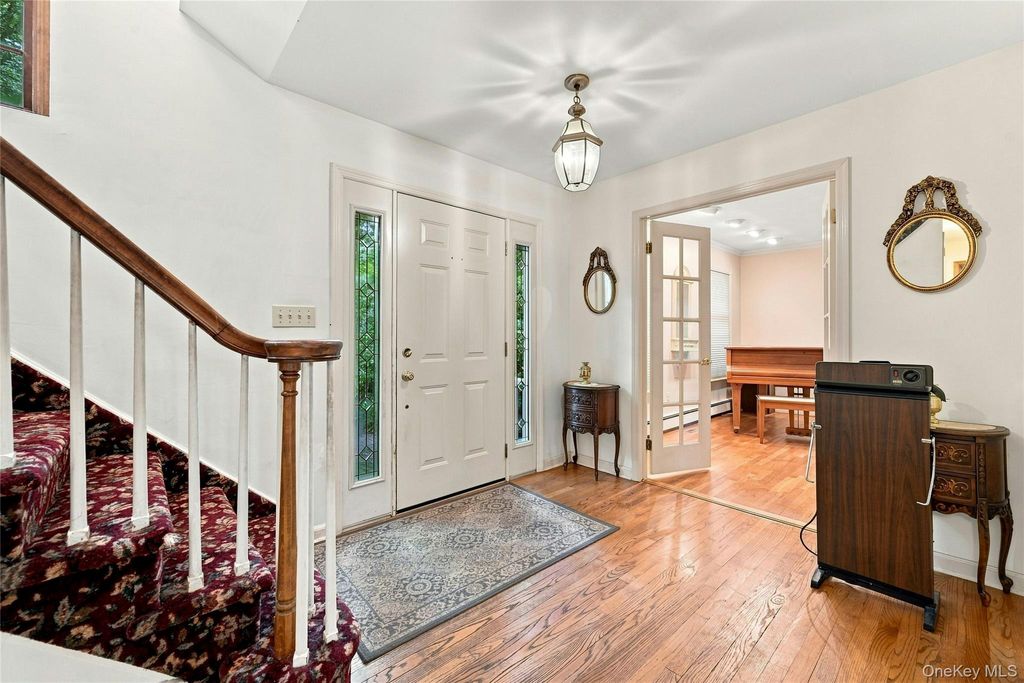 31 Sands Lane, Port Jefferson, NY 11777 — photo 3