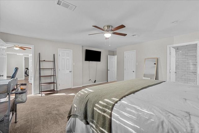 15431 Wandering Trail, Friendswood, TX 77546