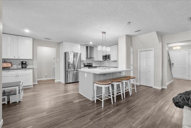 15431 Wandering Trail, Friendswood, TX 77546