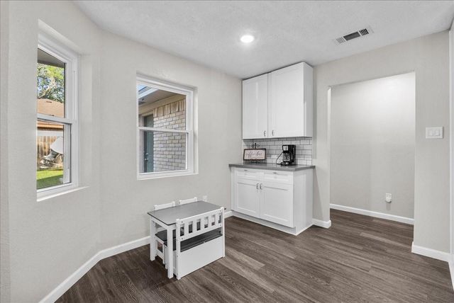 15431 Wandering Trail, Friendswood, TX 77546