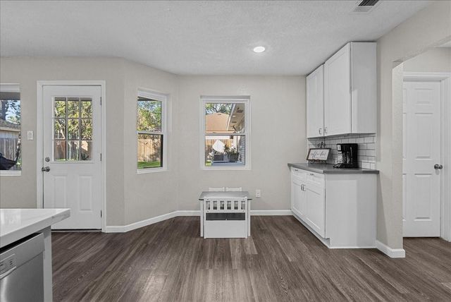 15431 Wandering Trail, Friendswood, TX 77546